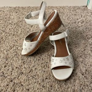 American Eagle kids white wedge